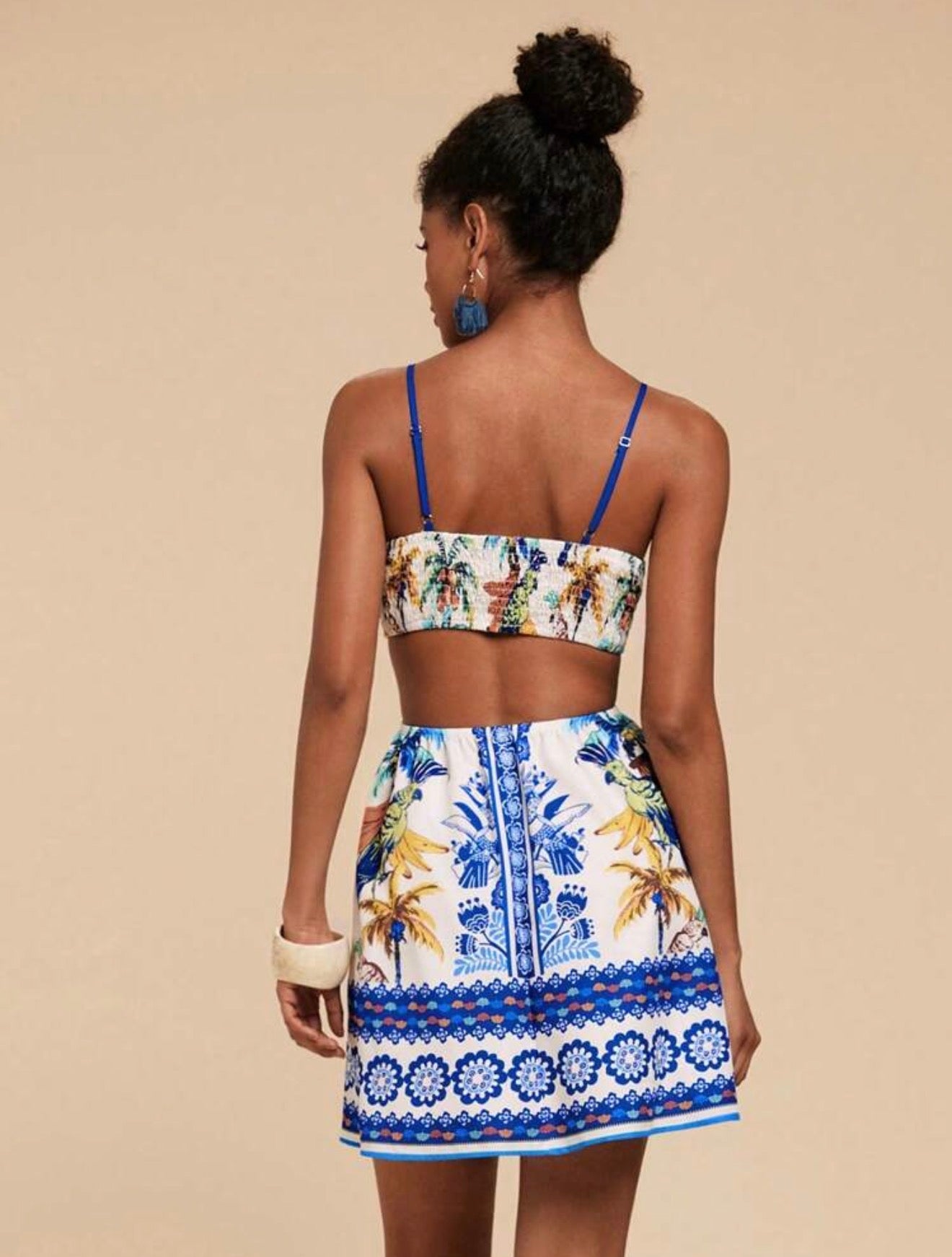 RESORTWEAR