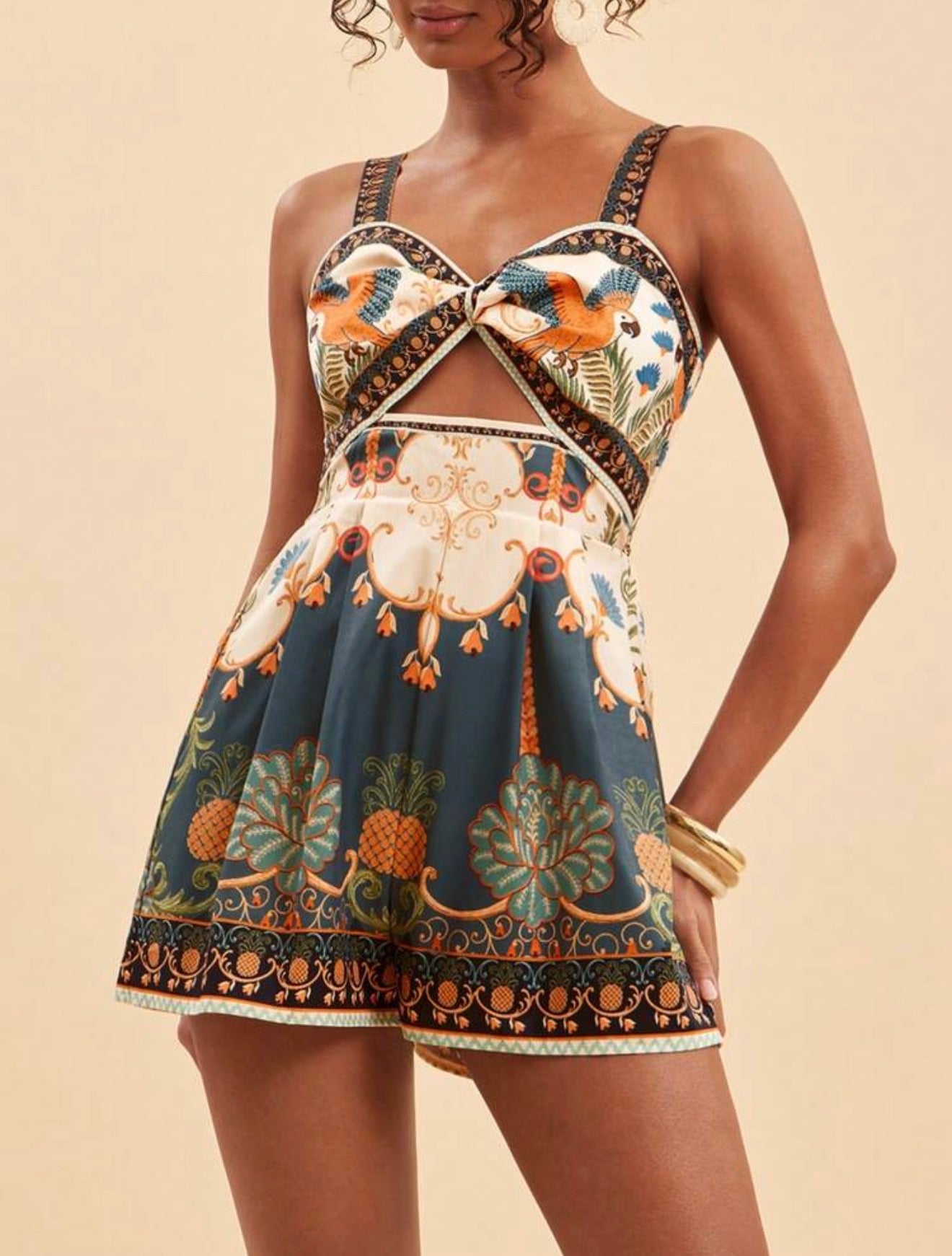 RESORTWEAR