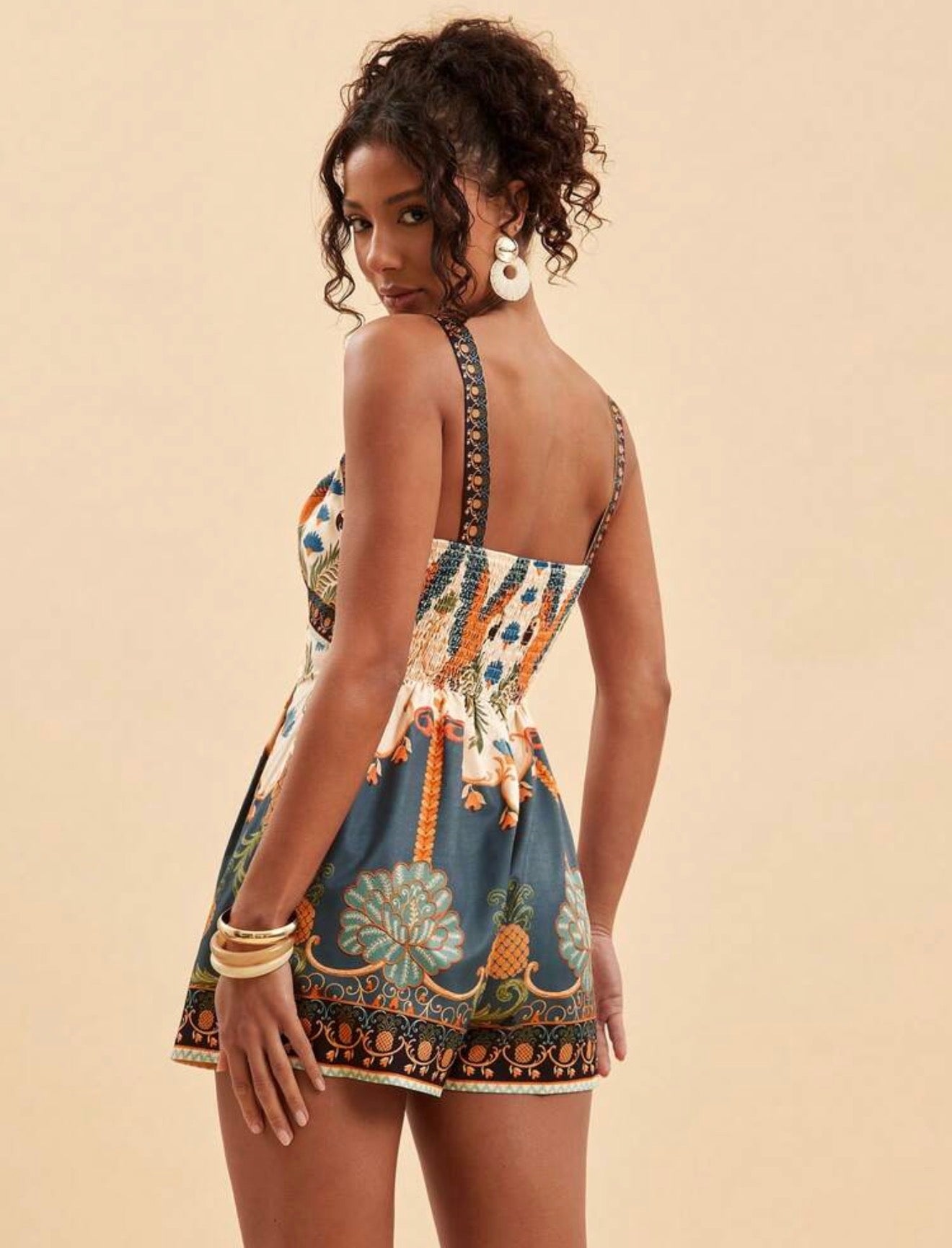 RESORTWEAR